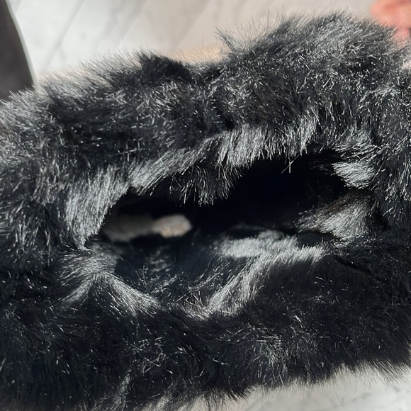 NWT Juicy Couture Juicy Couture Womens Koded Faux Fur Black 6M - Picture 9 of 10